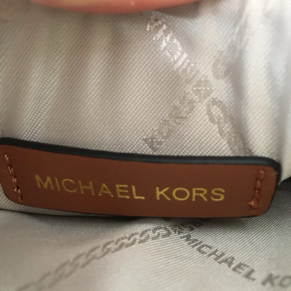 💎 Michael Kors Metal Logo Totes Silver tone hardware 💎 - Picture 7 of 9